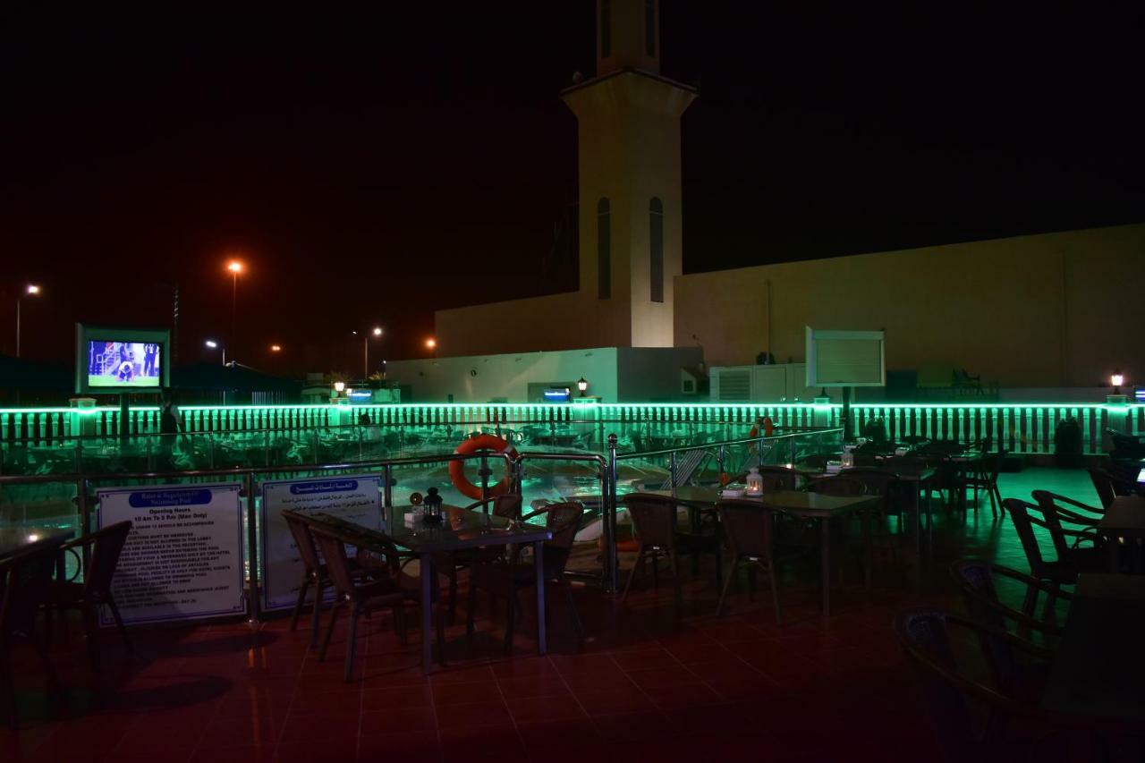 Canary Beach Hotel Yanbu Buitenkant foto